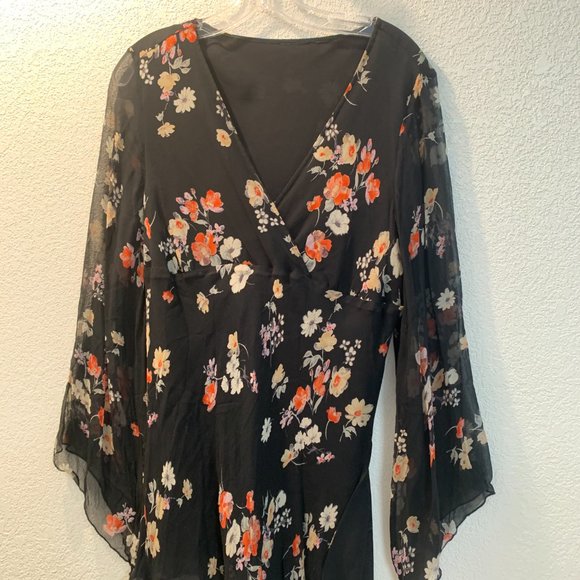 Black crossover bodice top with long sheer sleeves size XL very good condition - Picture 12 of 14